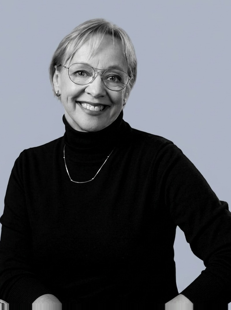 Black and white portrait photo, Chief Commercial Officer